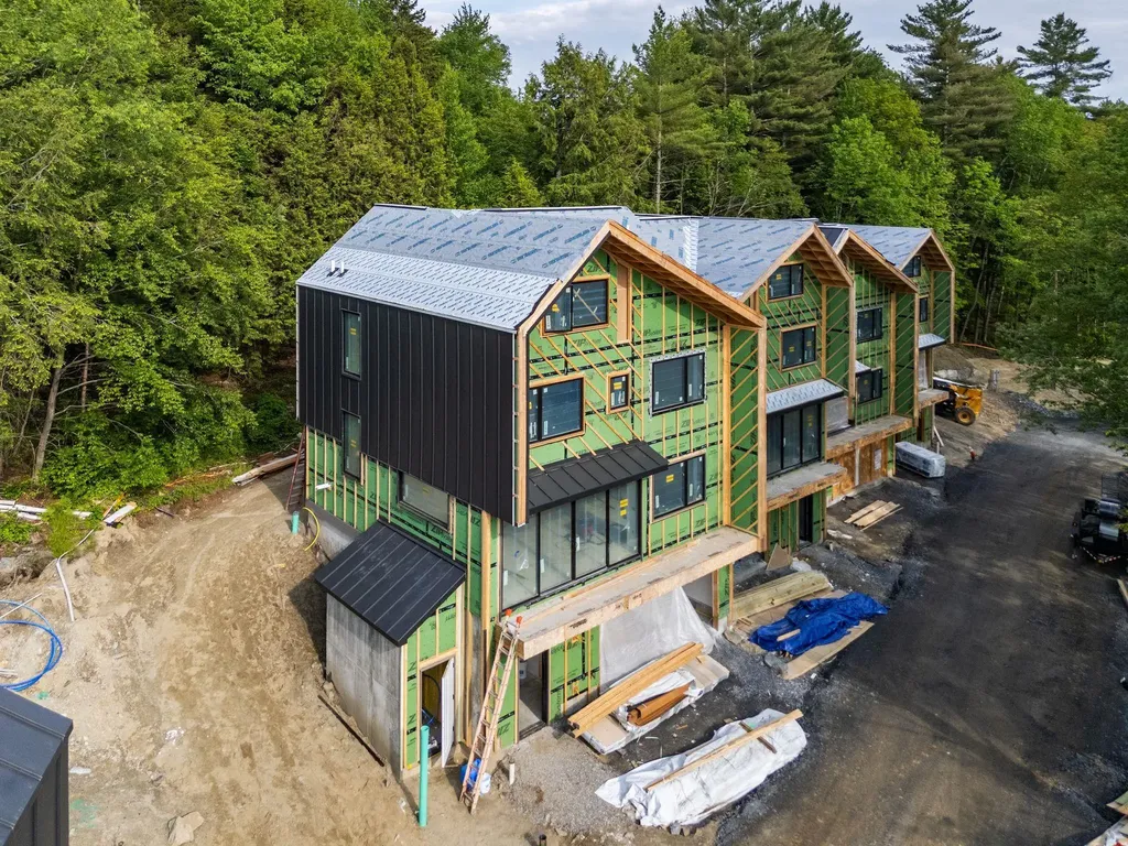 2438 Mountain Road Stowe VT 05672
