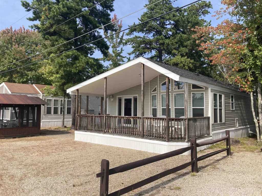 4 Aztec Lane Freedom NH 03836