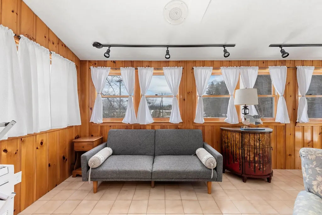 1140 & 1142 North Main Street Bristol NH 03222