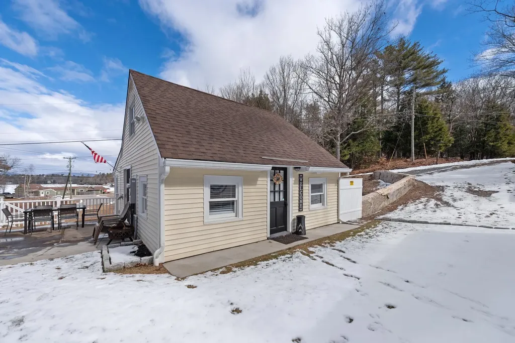 1140 & 1142 North Main Street Bristol NH 03222