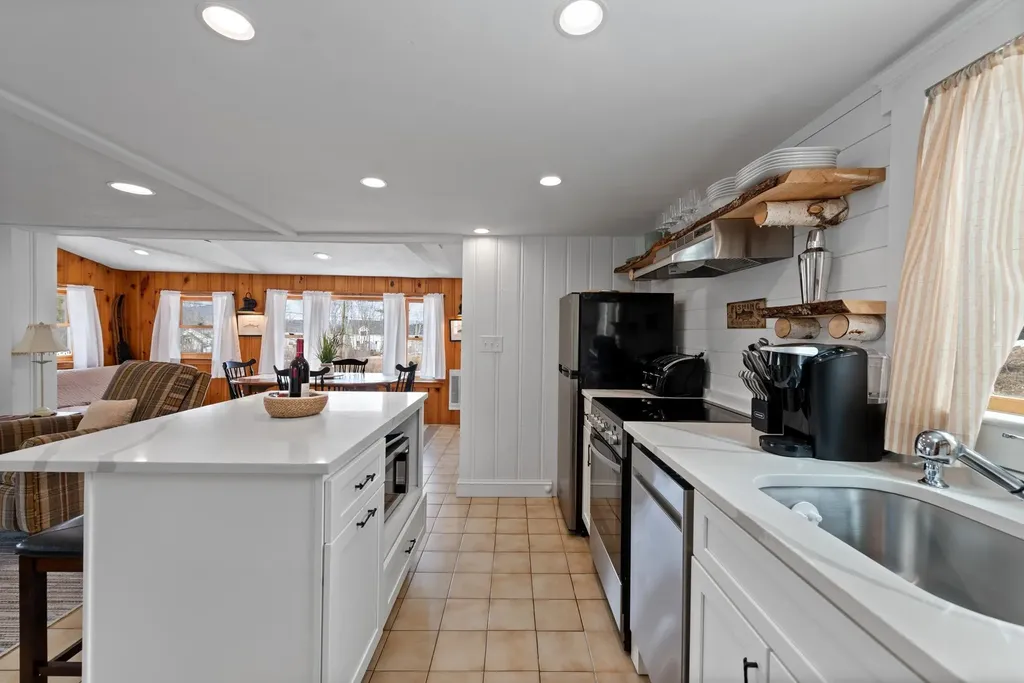 1140 & 1142 North Main Street Bristol NH 03222