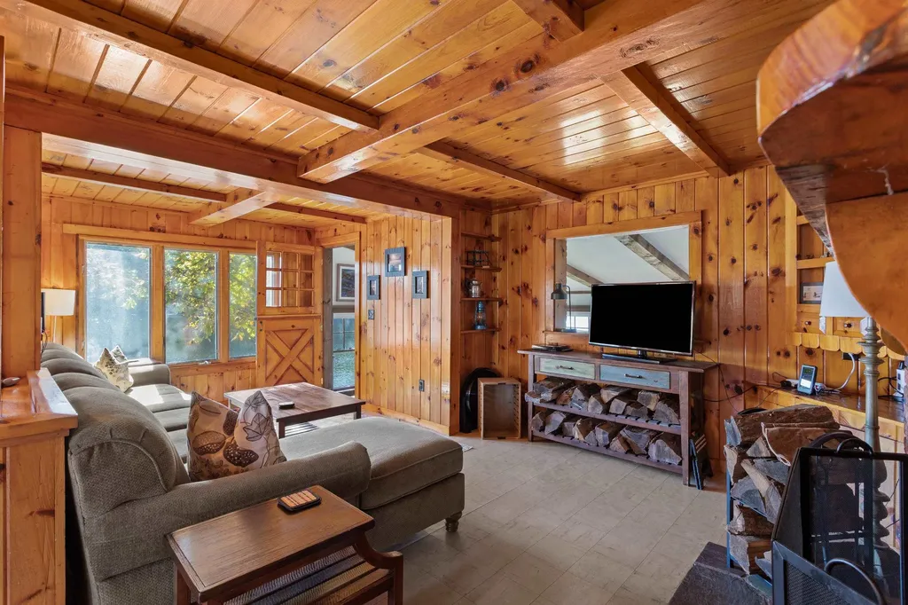 99 -100-101 Longview Drive Hampstead NH 03841
