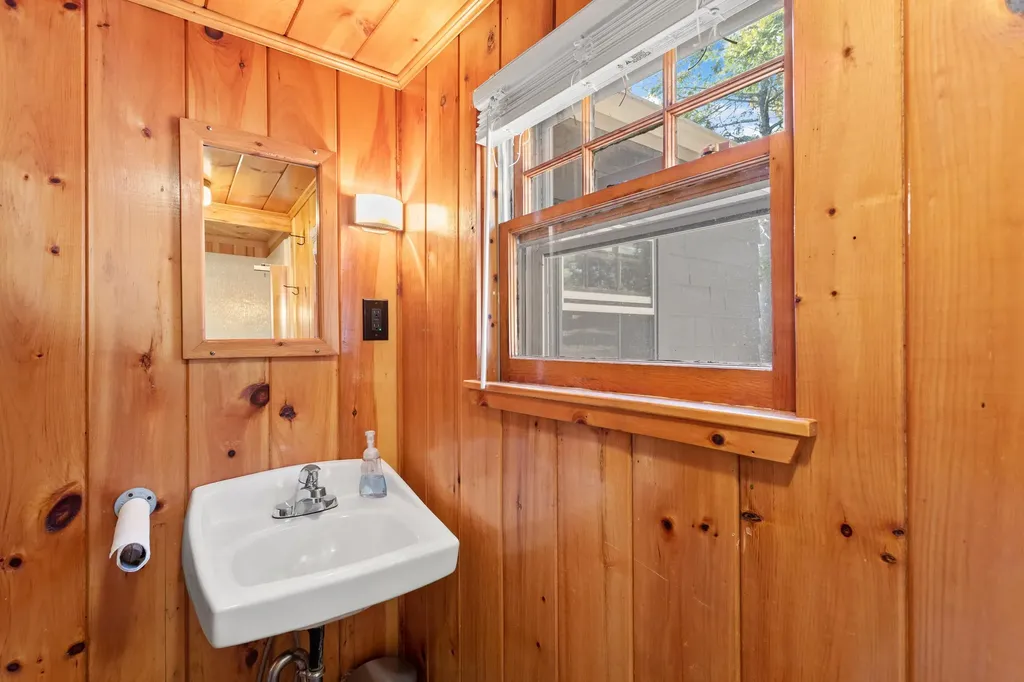 99 -100-101 Longview Drive Hampstead NH 03841