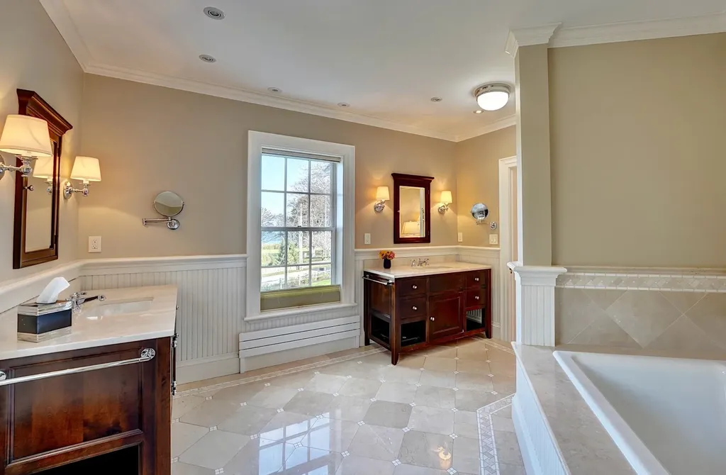 12 Willow Avenue North Hampton NH 03862