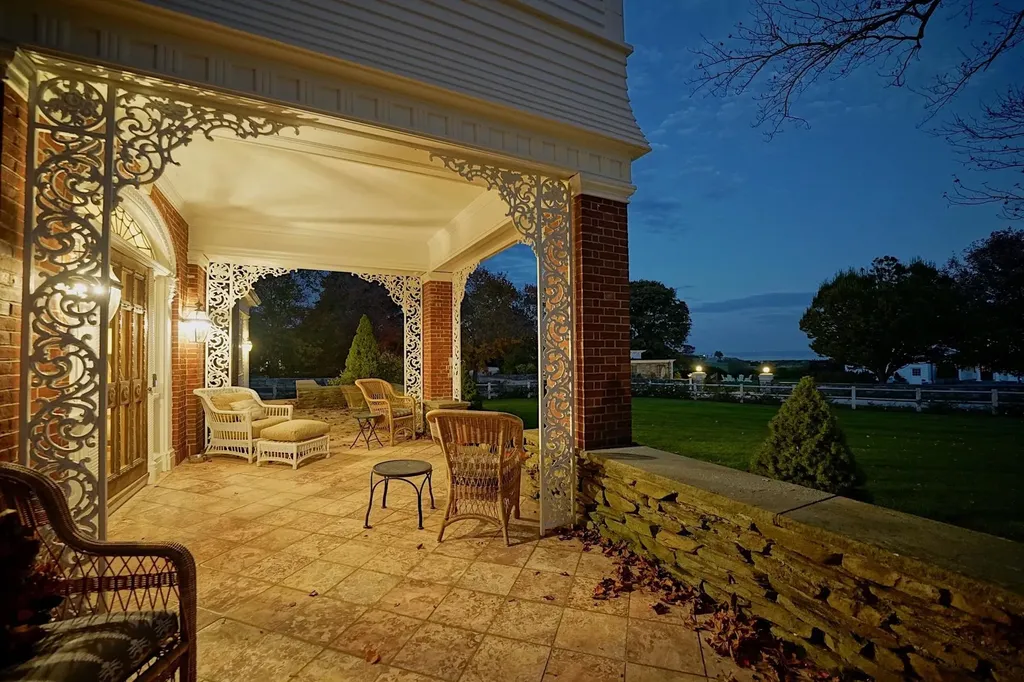12 Willow Avenue North Hampton NH 03862