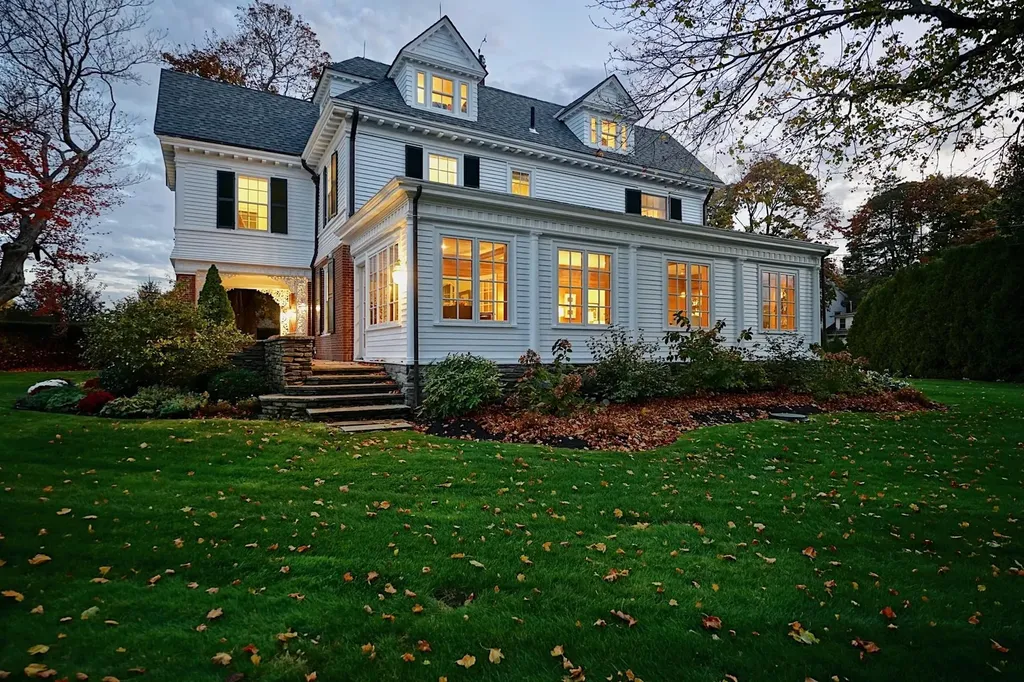 12 Willow Avenue North Hampton NH 03862