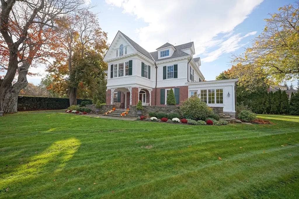 12 Willow Avenue North Hampton NH 03862