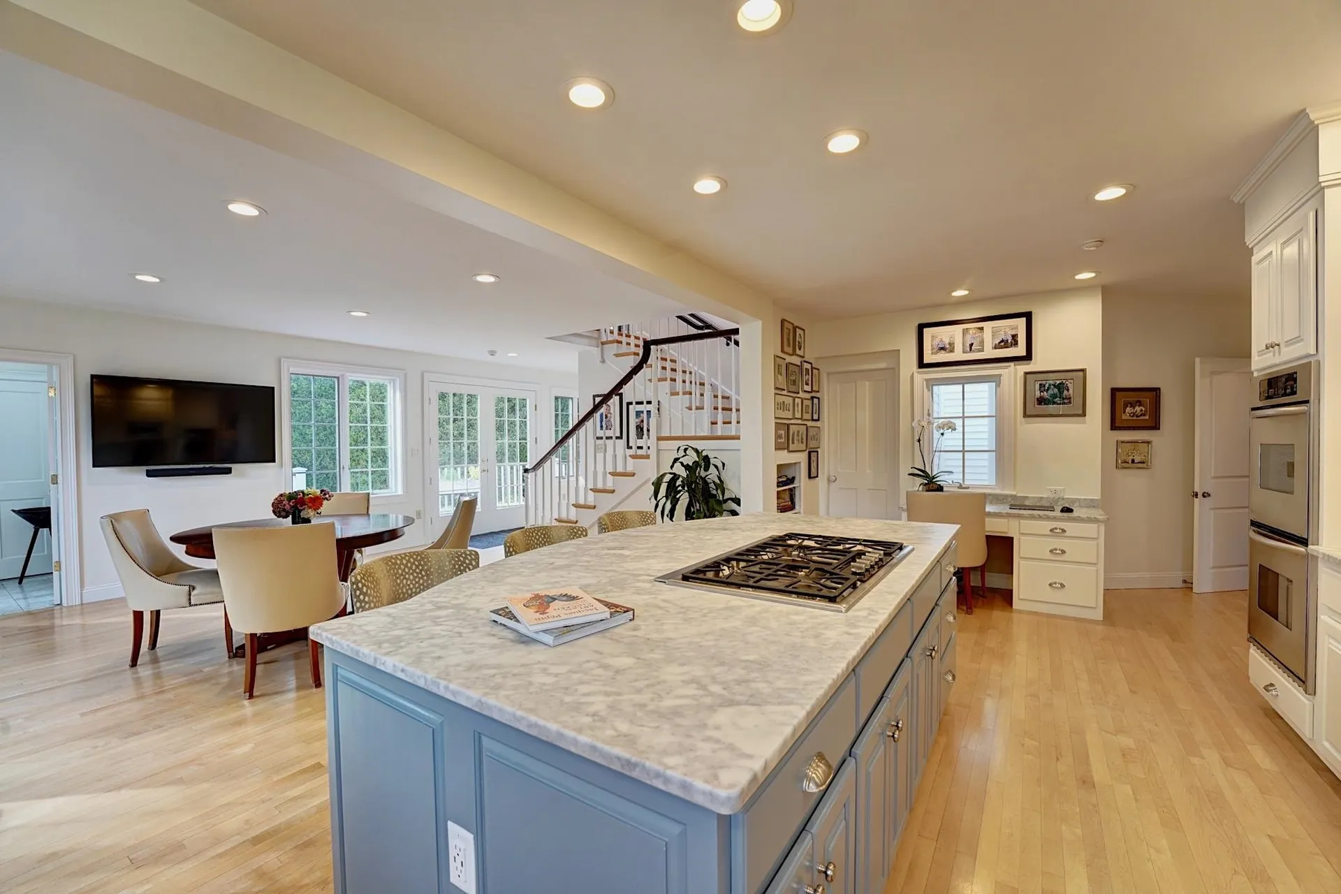 12 Willow Avenue North Hampton NH 03862