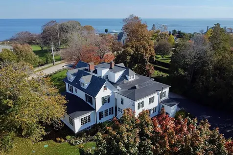 12 Willow Avenue North Hampton NH 03862