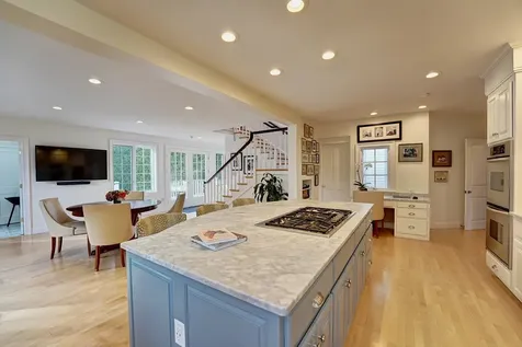 12 Willow Avenue North Hampton NH 03862