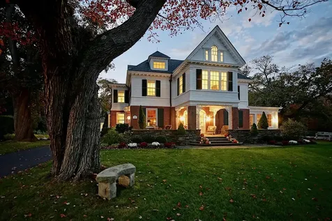 12 Willow Avenue North Hampton NH 03862
