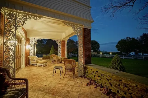 12 Willow Avenue North Hampton NH 03862