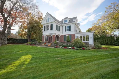 12 Willow Avenue North Hampton NH 03862