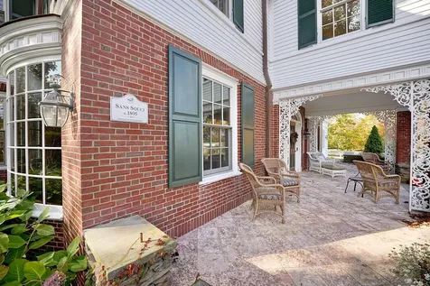 12 Willow Avenue North Hampton NH 03862