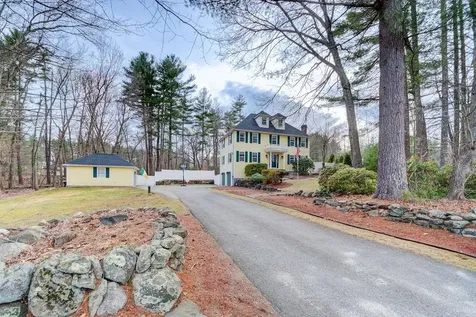 47 Tenney Road Pelham NH 03076