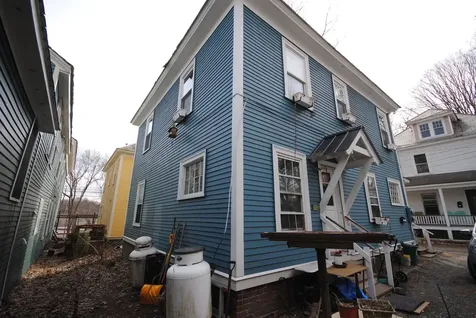 9 Garden Drive Brattleboro VT 05301-7195