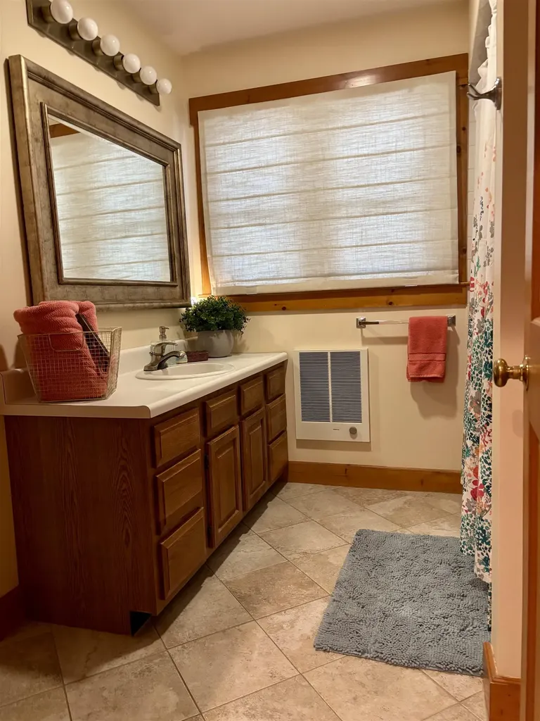 27 Landing Road Enfield NH 03748