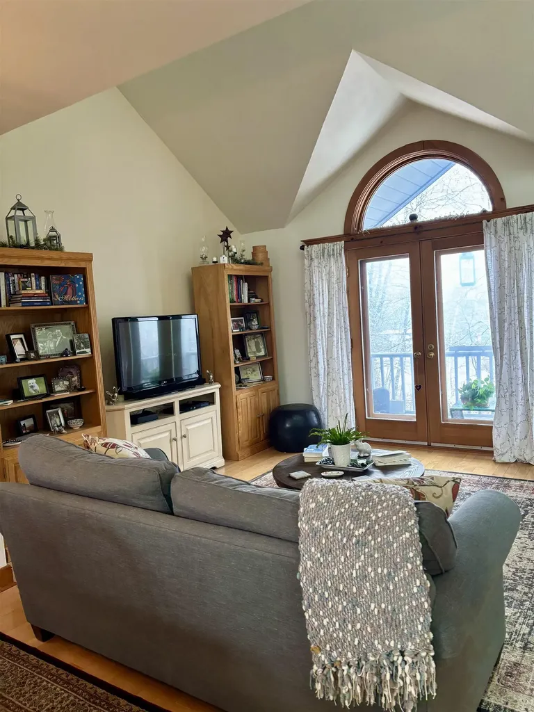 27 Landing Road Enfield NH 03748