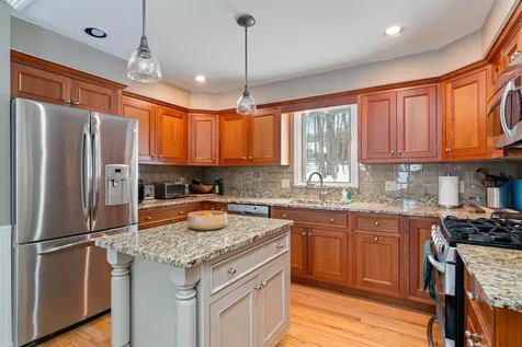 643 Oak Circle Colchester VT 05446