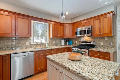 643 Oak Circle Colchester VT 05446