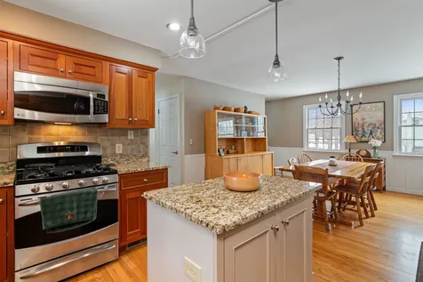 643 Oak Circle Colchester VT 05446