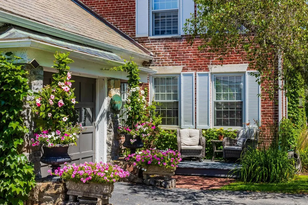 1677 Barnumville Road Manchester VT 05255