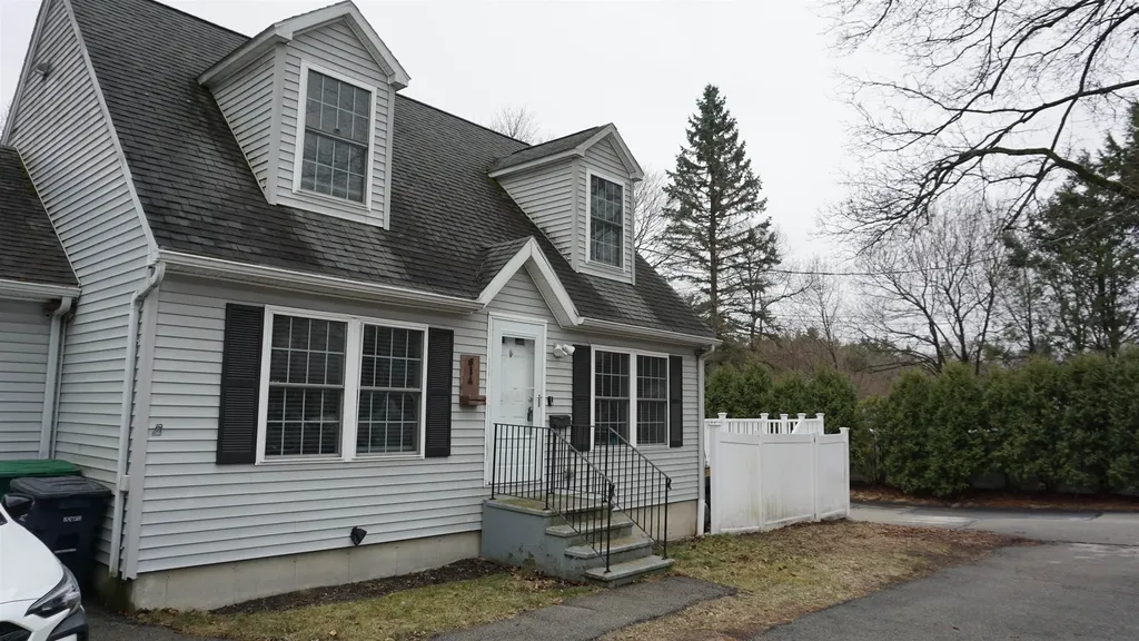 61 West Prescott Street Nashua NH 03064