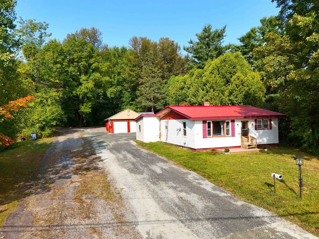 179 Farrant Street Newport City VT 05855