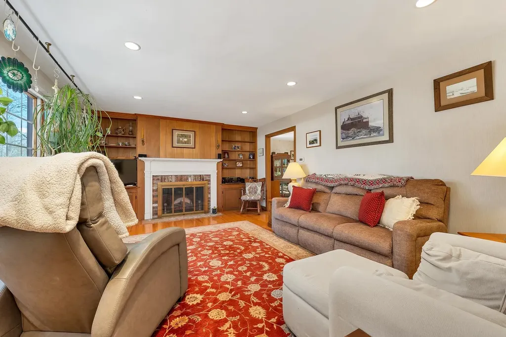 20 Pine Brook Lane Laconia NH 03246