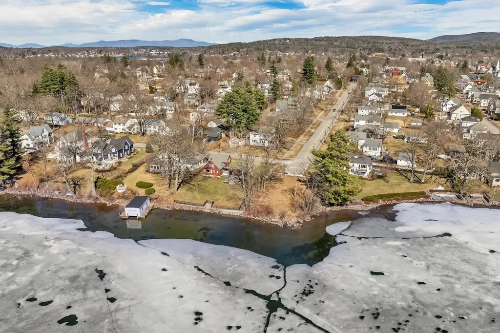 20 Pine Brook Lane Laconia NH 03246