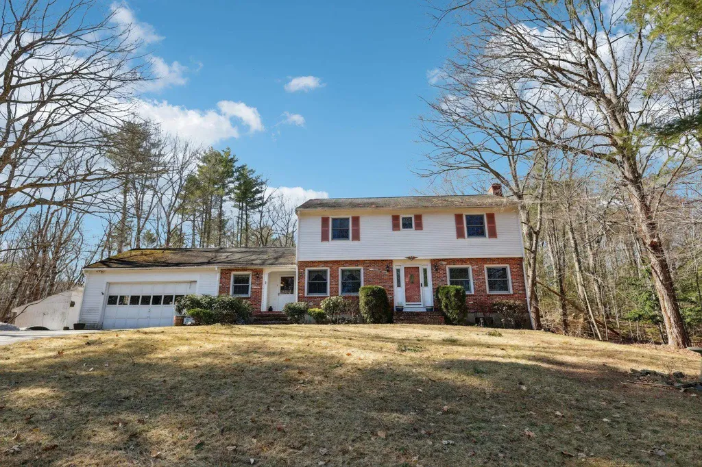 55 Woodridge Road Hampstead NH 03841