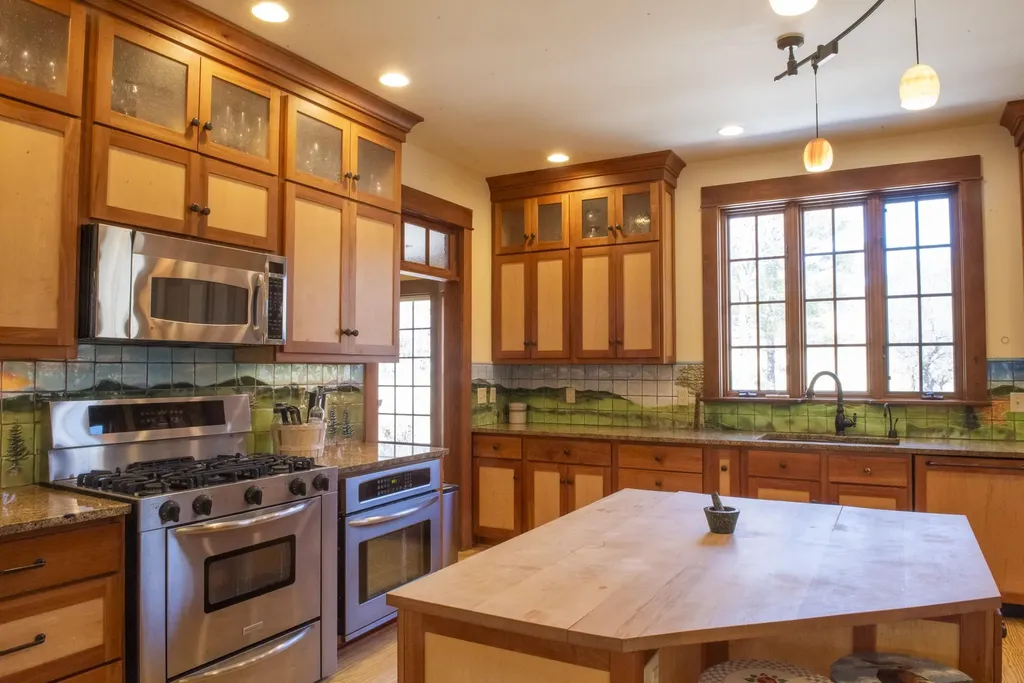 1502 Popple Dungeon Road Chester VT 05143