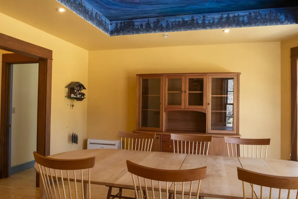 1502 Popple Dungeon Road Chester VT 05143