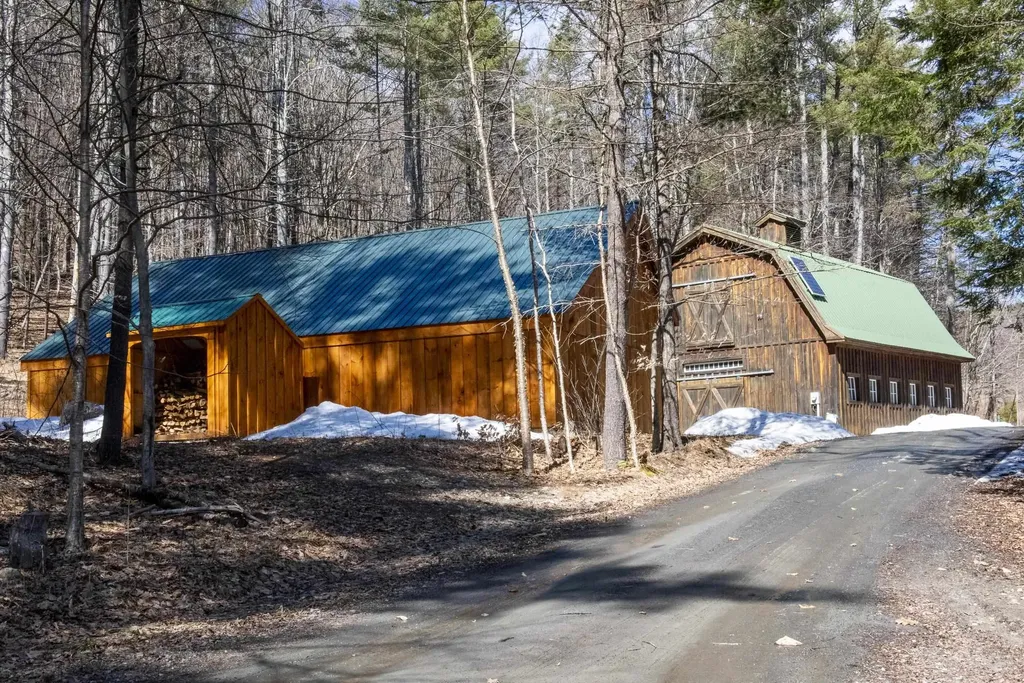 1502 Popple Dungeon Road Chester VT 05143