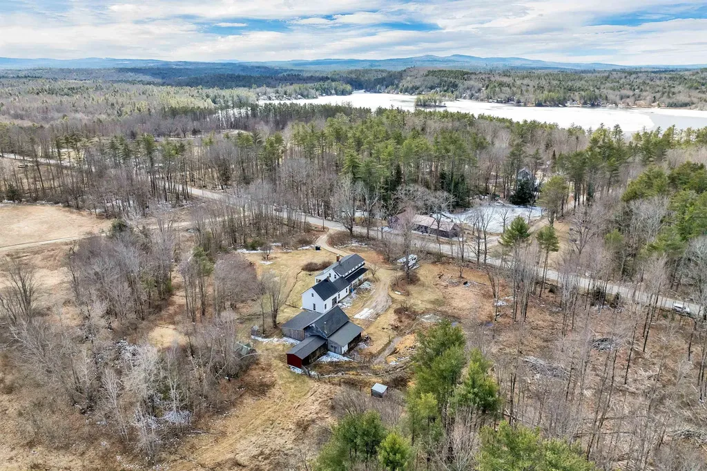 85 White Oak Road Barnstead NH 03225