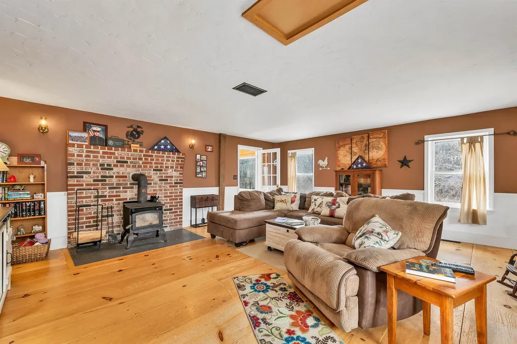 85 White Oak Road Barnstead NH 03225