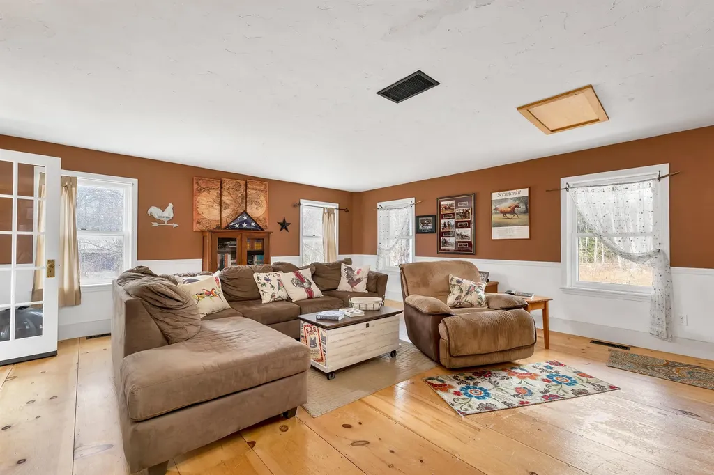 85 White Oak Road Barnstead NH 03225