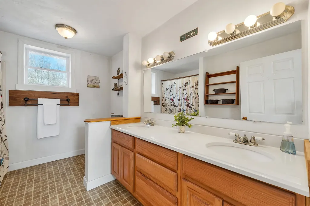 85 White Oak Road Barnstead NH 03225