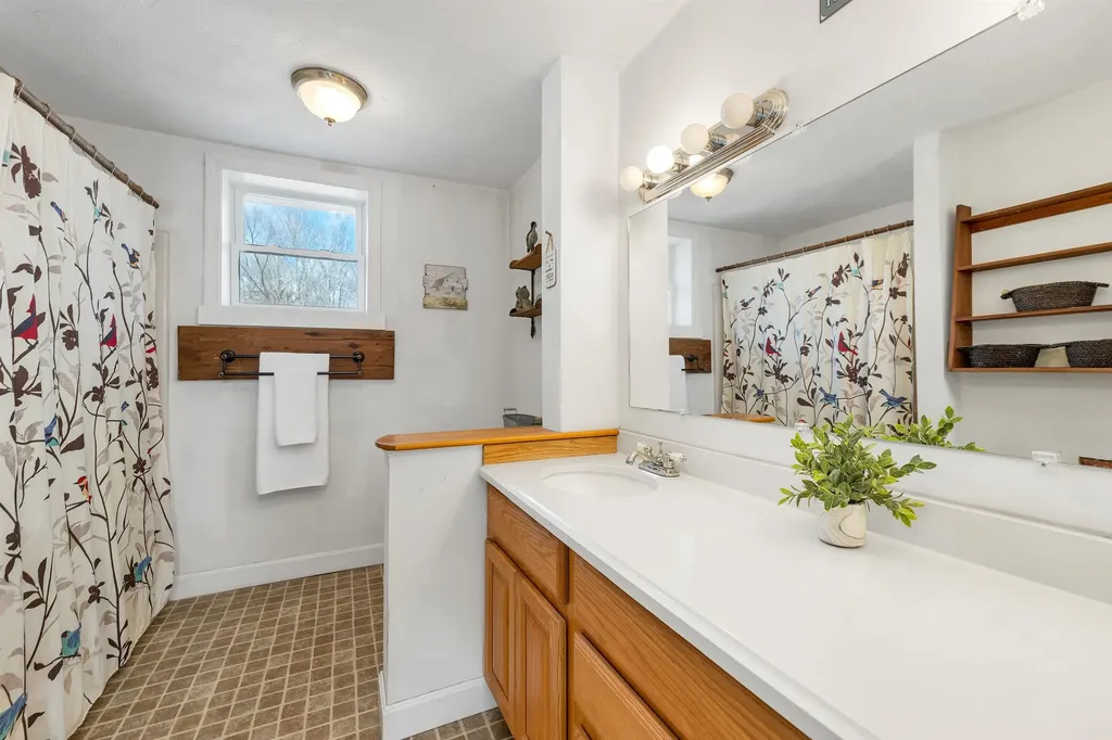 85 White Oak Road Barnstead NH 03225