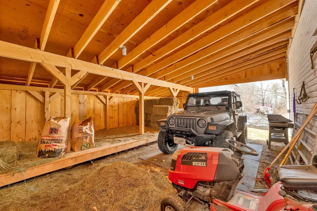 85 White Oak Road Barnstead NH 03225