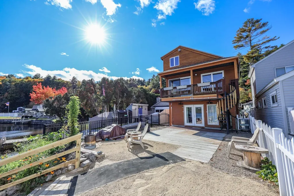 37 Bay Street Goffstown NH 03045
