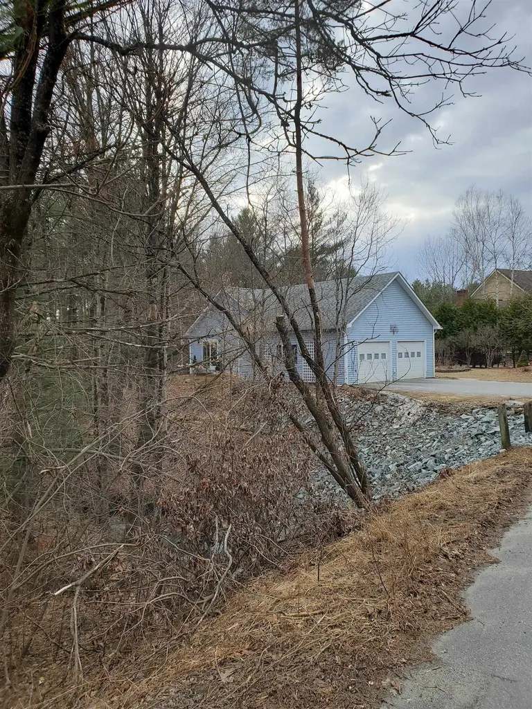 565 Farmer Drive St. Johnsbury VT 05819