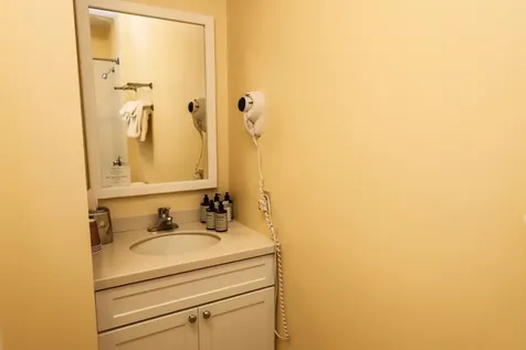 274/276 Qtr. I I Jackson Gore Inn Ludlow VT 05149