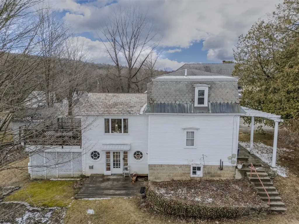 412 Western Avenue Brattleboro VT 05301
