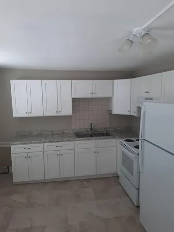13 Maple Street Henniker NH 03301