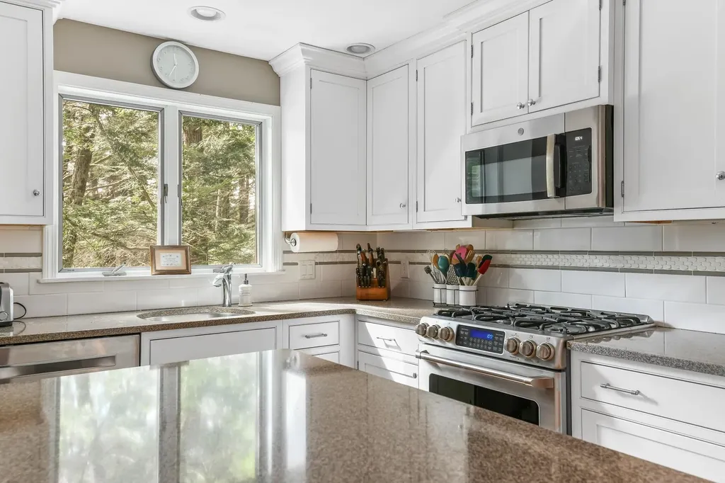 71 Greensward Drive Grantham NH 03753