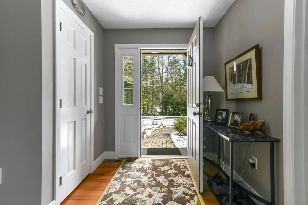 71 Greensward Drive Grantham NH 03753