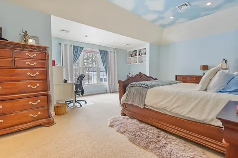 37 Brady Avenue Salem NH 03079