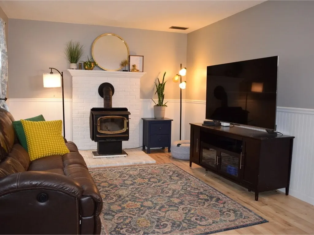 28 Red Cedar Lane Shelburne VT 05482