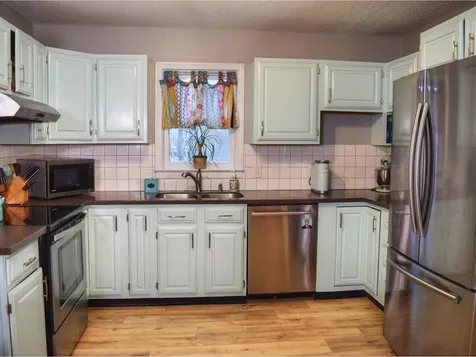 28 Red Cedar Lane Shelburne VT 05482